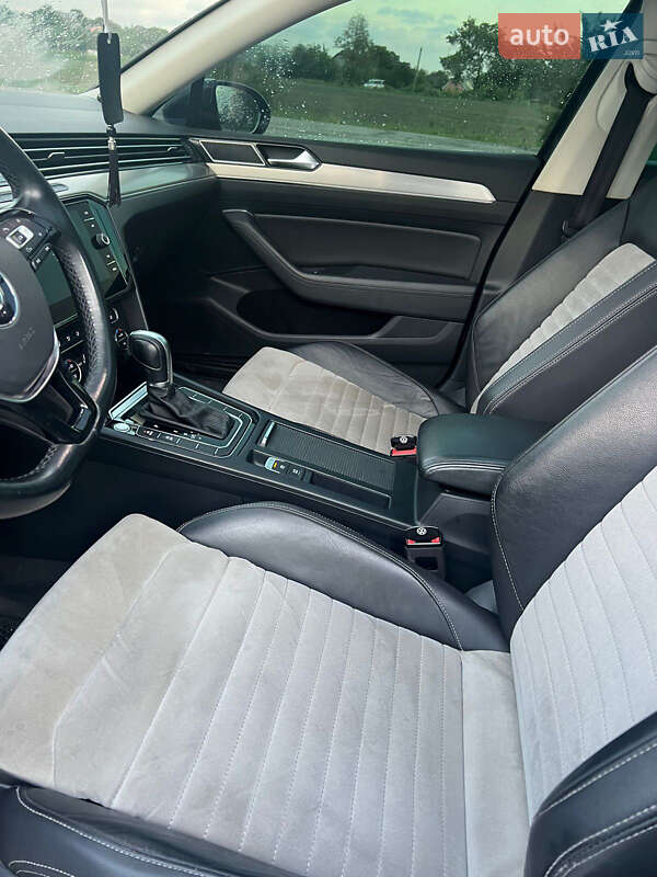 Универсал Volkswagen Passat 2015 в Черновцах