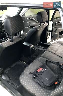 Седан Volkswagen Passat 1994 в 