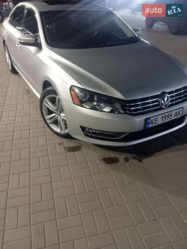 Седан Volkswagen Passat 2014 в Днепре