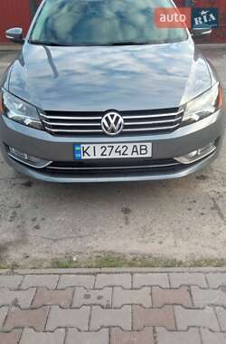 Седан Volkswagen Passat 2014 в Києві