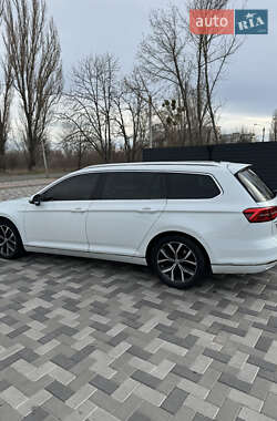 Универсал Volkswagen Passat 2015 в 