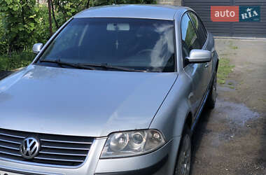 Седан Volkswagen Passat 2001 в Виноградові