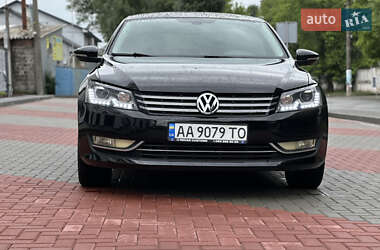 Седан Volkswagen Passat 2012 в Києві