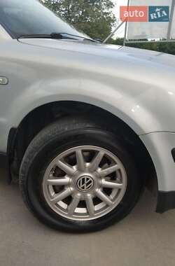 Седан Volkswagen Passat 2000 в 