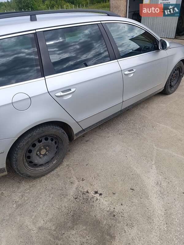 Универсал Volkswagen Passat 2005 в Тячеве