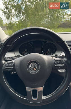 Універсал Volkswagen Passat 2013 в 