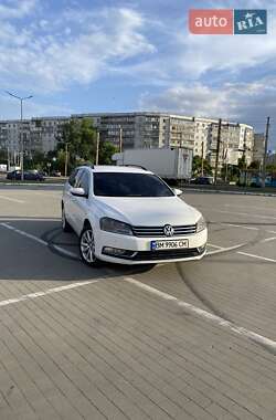 Универсал Volkswagen Passat 2013 в Сумах