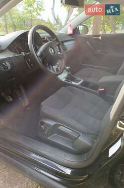 Універсал Volkswagen Passat 2009 в 