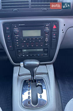 Седан Volkswagen Passat 2004 в 