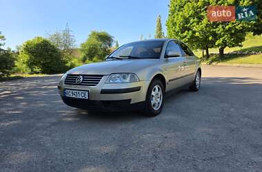 Седан Volkswagen Passat 2001 в Ровно