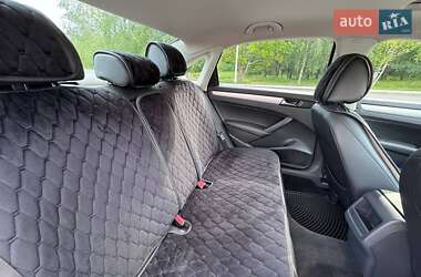Седан Volkswagen Passat 2012 в 