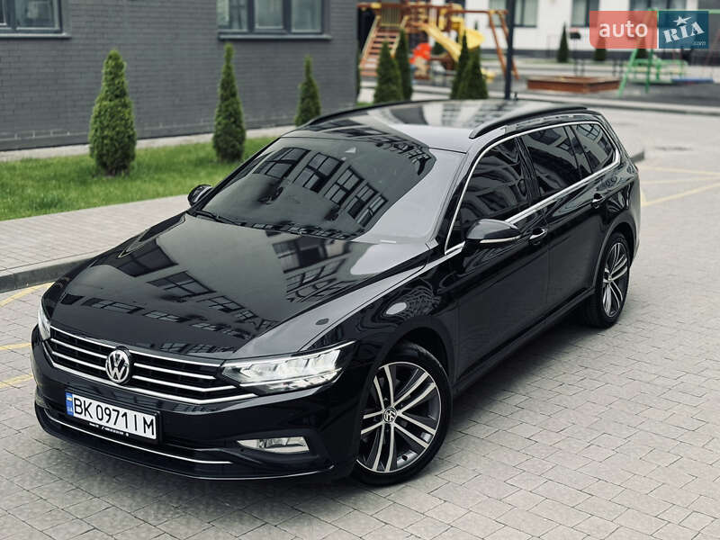 Універсал Volkswagen Passat 2019 в Львові