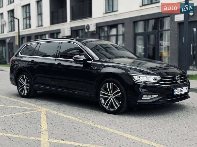 Універсал Volkswagen Passat 2019 в Львові