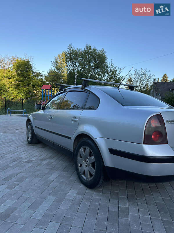 Седан Volkswagen Passat 2001 в Кременці