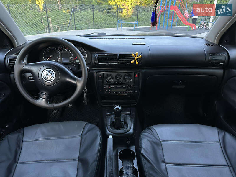 Седан Volkswagen Passat 2001 в Кременці