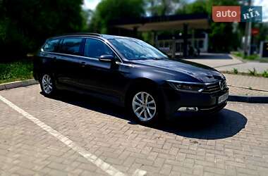 Универсал Volkswagen Passat 2018 в Запорожье