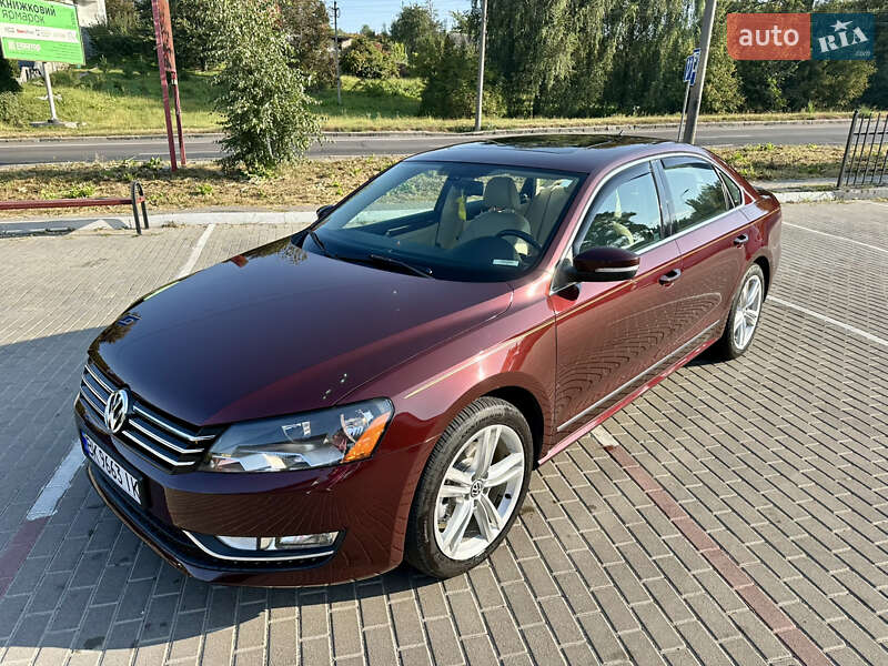 Седан Volkswagen Passat 2012 в Києві