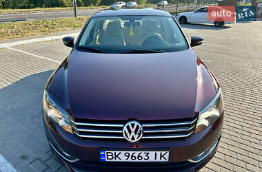 Седан Volkswagen Passat 2012 в Києві