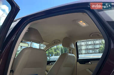 Седан Volkswagen Passat 2013 в 
