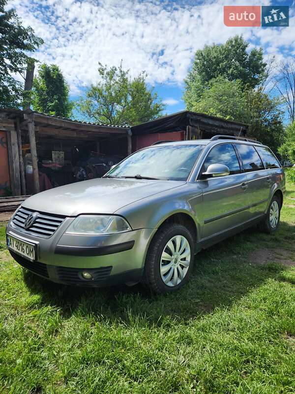 Універсал Volkswagen Passat 2003 в Вишгороді