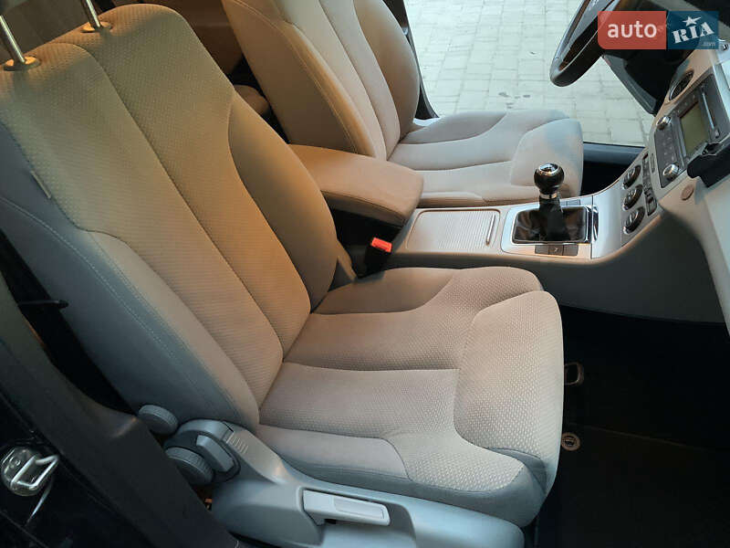 Универсал Volkswagen Passat 2006 в Луцке