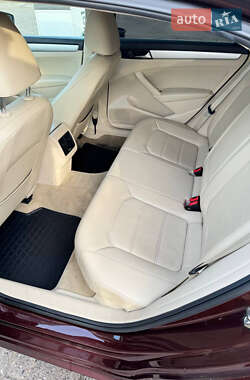 Седан Volkswagen Passat 2012 в Харькове