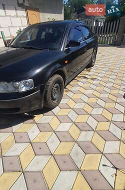 Седан Volkswagen Passat 1998 в Умані