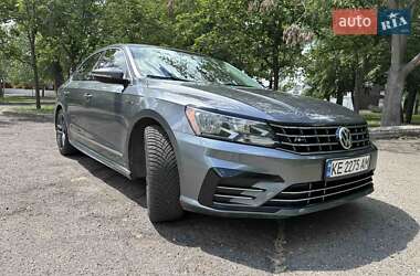 Седан Volkswagen Passat 2016 в Николаеве