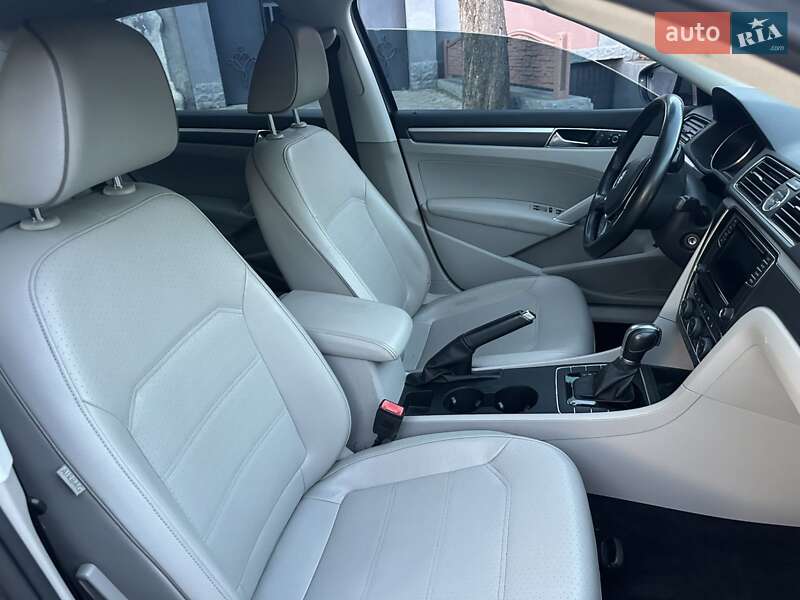 Седан Volkswagen Passat 2016 в Миколаєві
