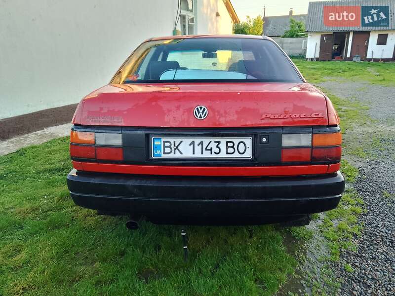Седан Volkswagen Passat 1992 в Рівному