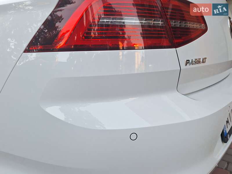 Седан Volkswagen Passat 2017 в Киеве