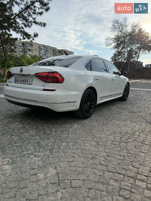Седан Volkswagen Passat 2016 в Днепре фото 10 Седан Volkswagen Passat 2016 в Днепре