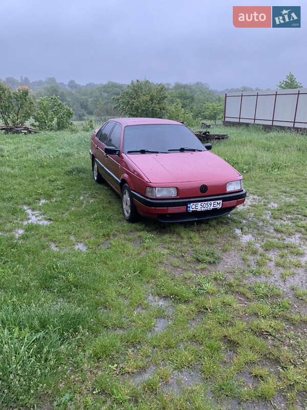 Седан Volkswagen Passat 1992 в Черновцах