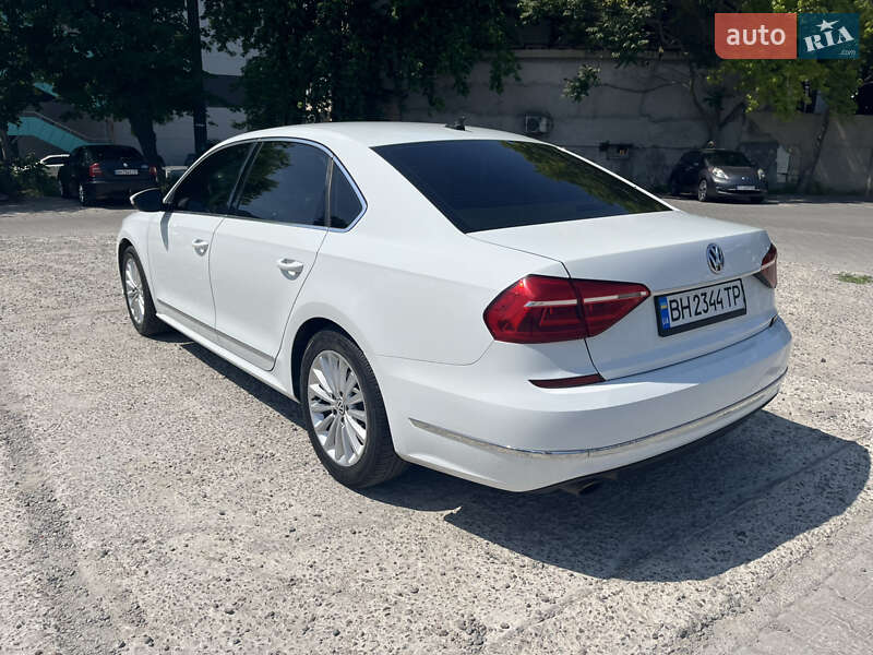 Седан Volkswagen Passat 2016 в Одессе
