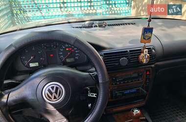 Седан Volkswagen Passat 1999 в 