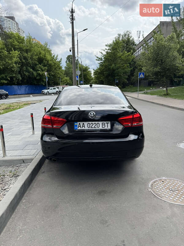 Седан Volkswagen Passat 2013 в Киеве