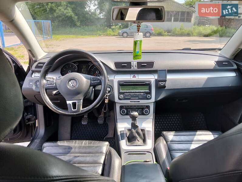 Універсал Volkswagen Passat 2009 в Чернігові