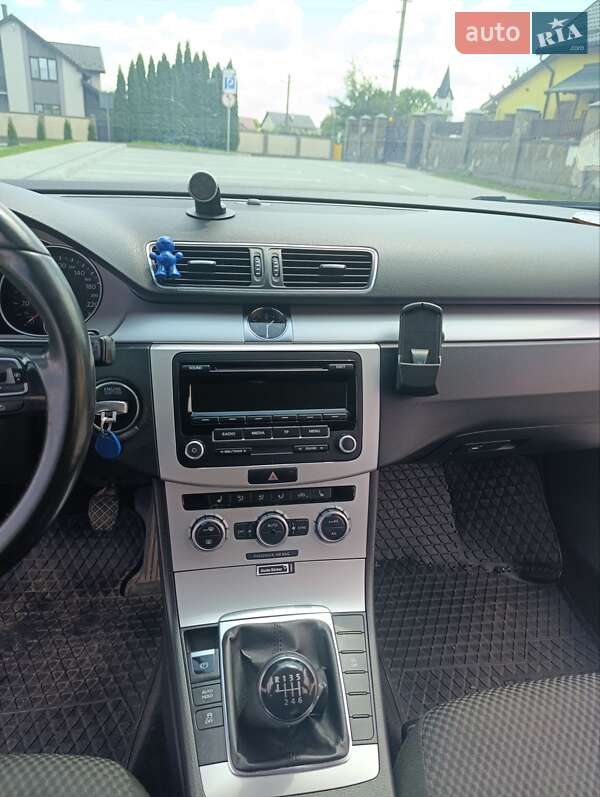 Універсал Volkswagen Passat 2012 в Львові