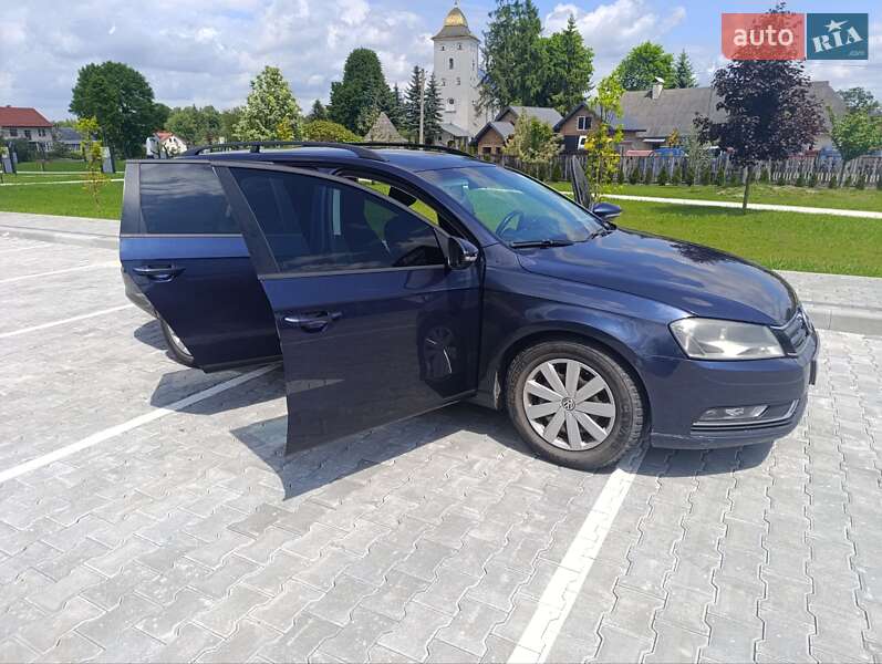 Універсал Volkswagen Passat 2012 в Львові
