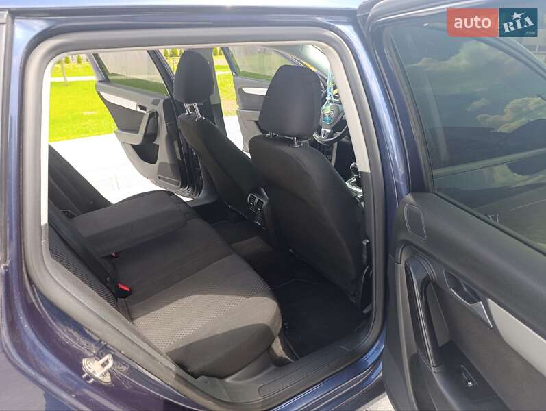 Універсал Volkswagen Passat 2012 в Львові