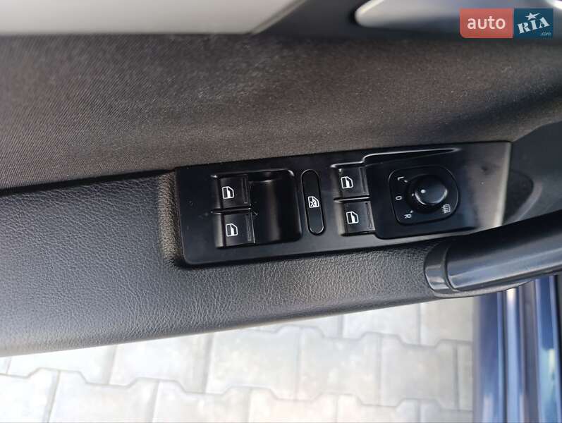 Універсал Volkswagen Passat 2012 в Львові
