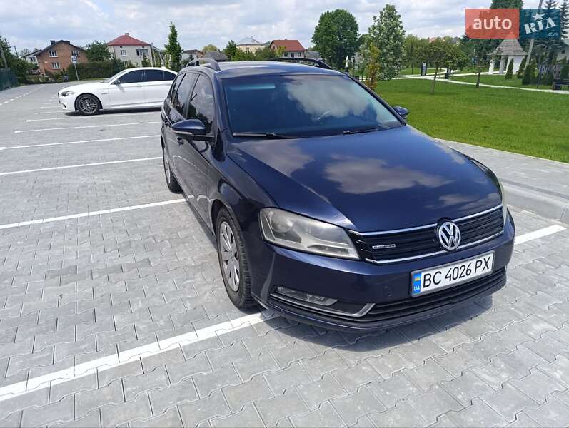 Універсал Volkswagen Passat 2012 в Львові