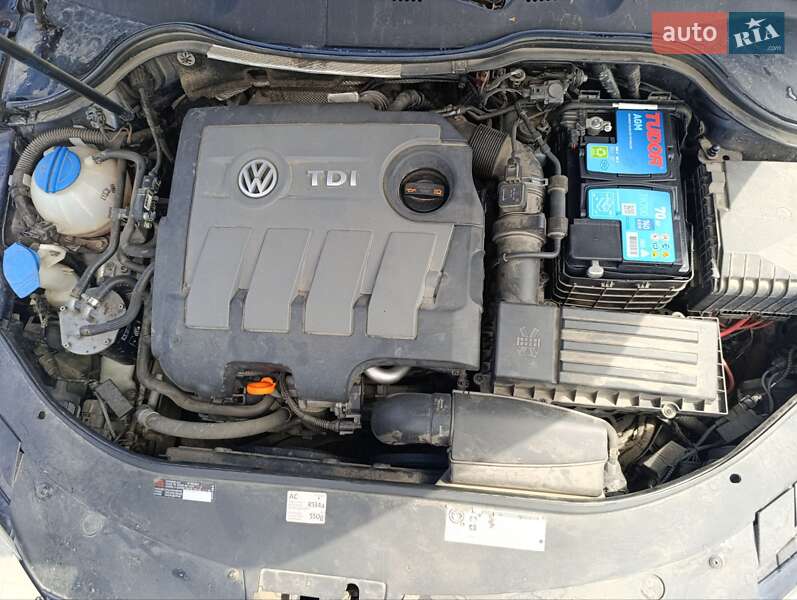 Універсал Volkswagen Passat 2012 в Львові