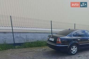 Седан Volkswagen Passat 2003 в Львове