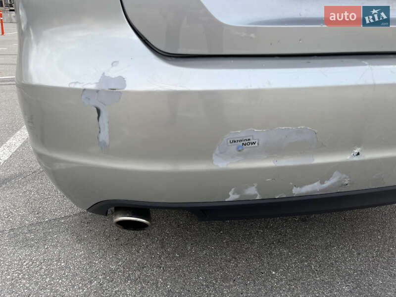 Седан Volkswagen Passat 2012 в Киеве