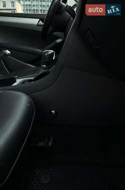 Седан Volkswagen Passat 2012 в 