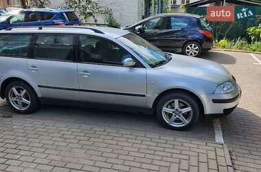 Універсал Volkswagen Passat 2001 в Рафалівці