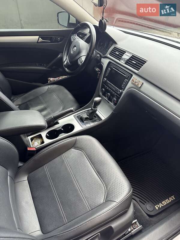 Седан Volkswagen Passat 2012 в Одессе