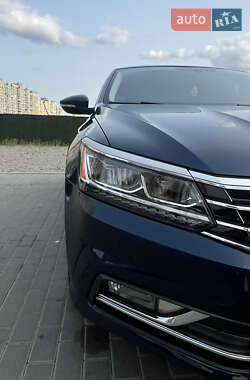 Седан Volkswagen Passat 2018 в Києві