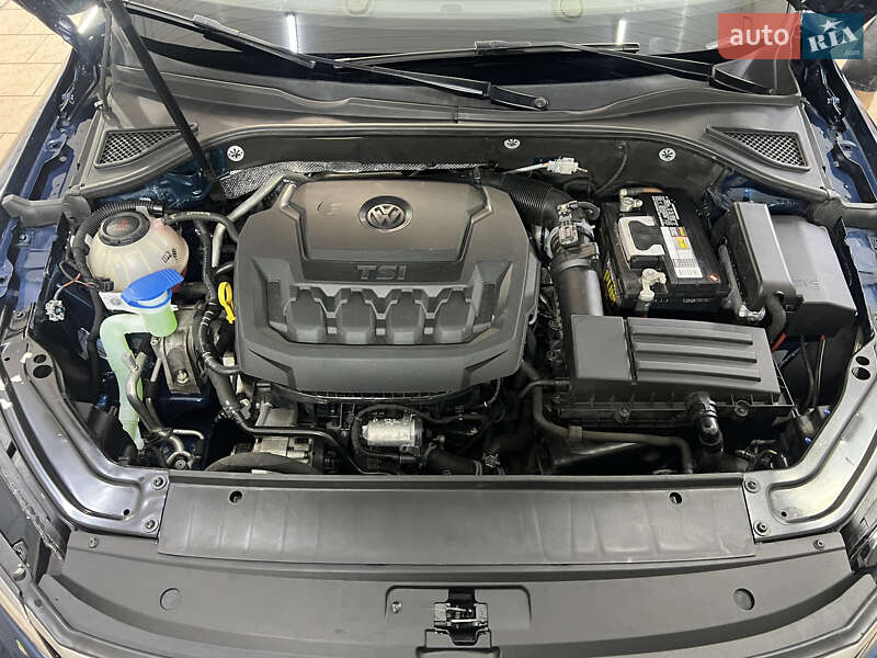 Седан Volkswagen Passat 2018 в Києві